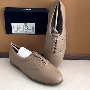 Easy Spirit Tan Walking shoes NEW w/tags 9 EE (9 2E)